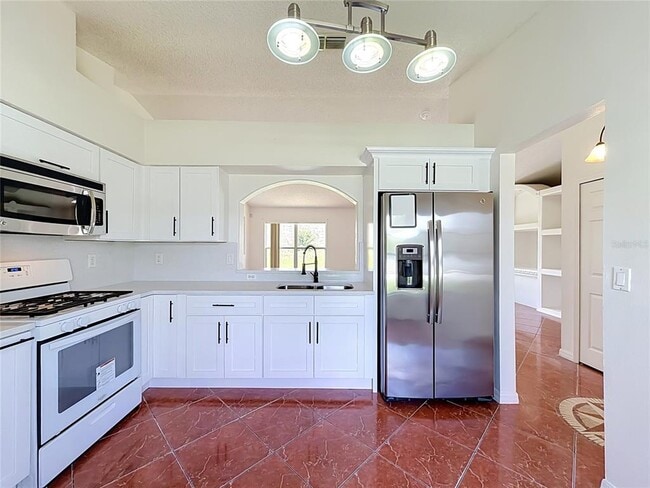 Building Photo - 13208 Pinyon Dr