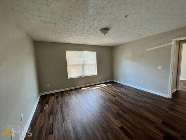 Building Photo - 13101 Fairington Ridge Cir