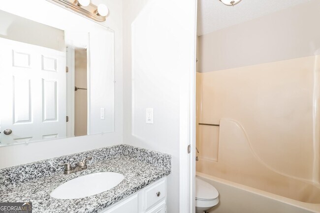 Building Photo - 510 Rosehill Dr