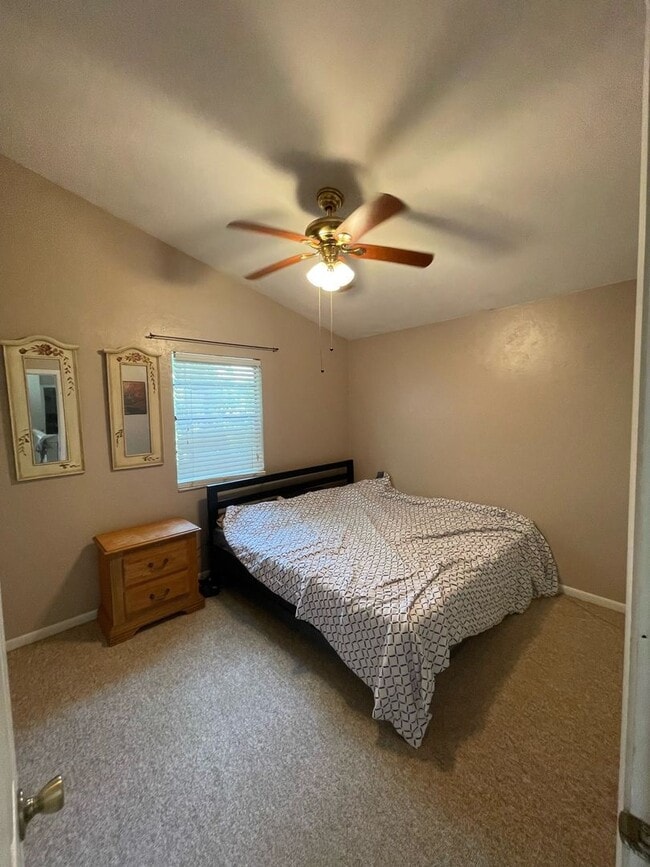 Building Photo - 3BR/2BA Home with Bonus/Game Room in Quiet Residential Neighborhood
