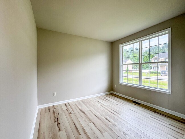 Building Photo - 14436 Sulphur Springs Terrace