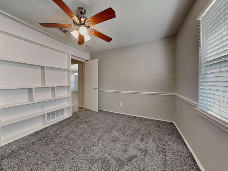 Building Photo - 201 Kalmia Dr