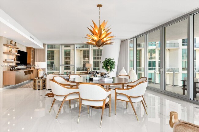 Building Photo - 300 Biscayne Blvd Way