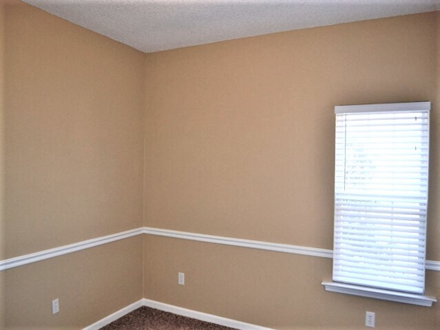 Building Photo - 403 Goldenrain Way