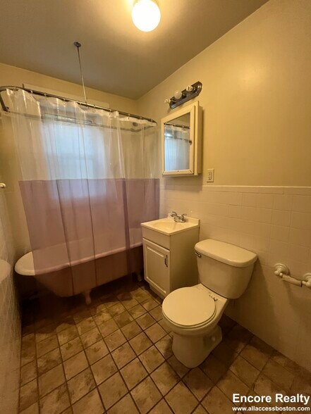 Building Photo - 155 Summer St