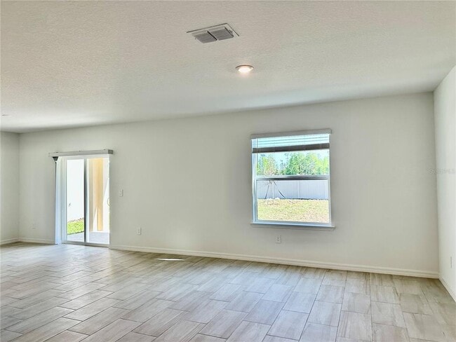 Building Photo - 17761 Pleasantview Blvd