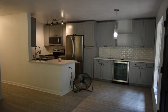 Building Photo - Kihei Villages - Unfurnished upstairs unit 2 bd/1.5 bath. Nicely remodeled.
