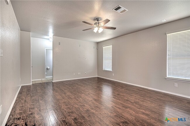 Building Photo - 1011 Sugar Brook Dr