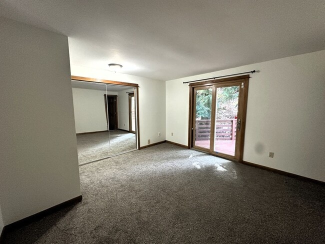 Building Photo - 3Bd/2Ba Sammamish House