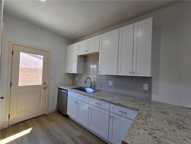 Building Photo - 370 Riverfront Dr