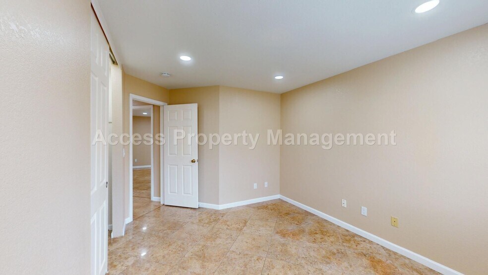 Building Photo - 2141 Norik Dr