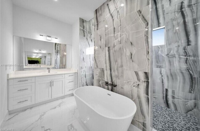 Building Photo - 50 NE 4th St