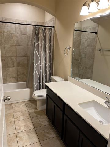 Building Photo - 8 Pleasant Valley