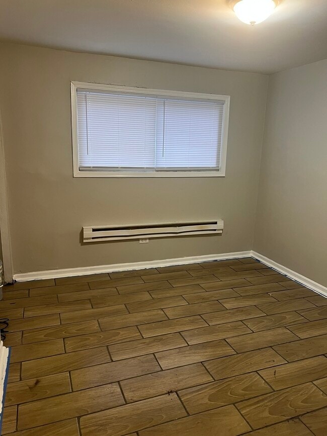 Building Photo - 737 N Central Ave