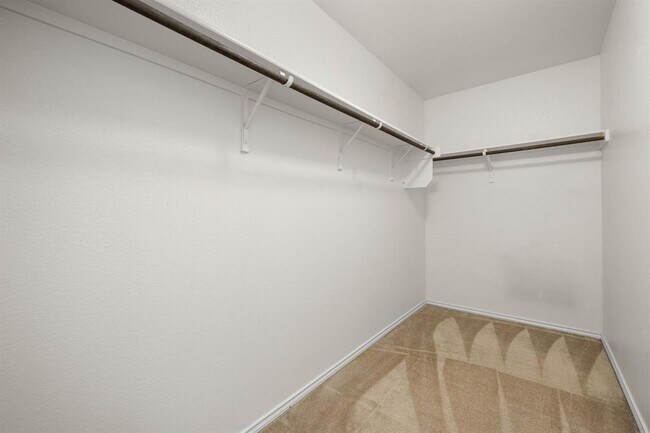 Building Photo - 11801 Jackson Fls Wy