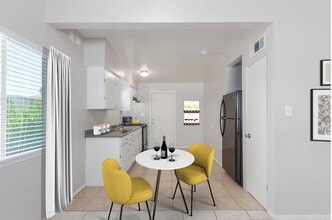 Building Photo - 2124 W Turney Ave