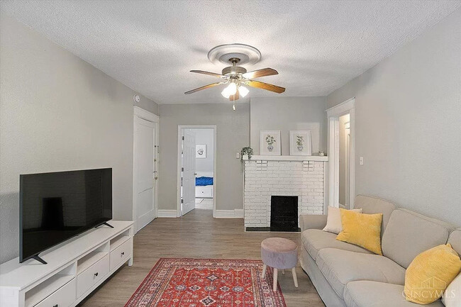 Living Room - 2014 Highland Ave