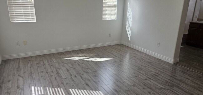 Building Photo - Beautiful 2 bedroom home for rent