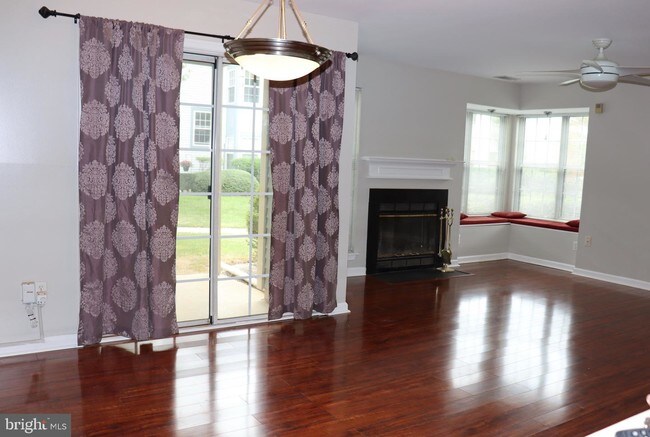 Building Photo - 237 Andover Pl