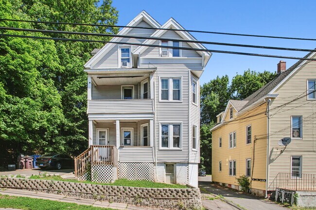 Primary Photo - 138 Pleasant St