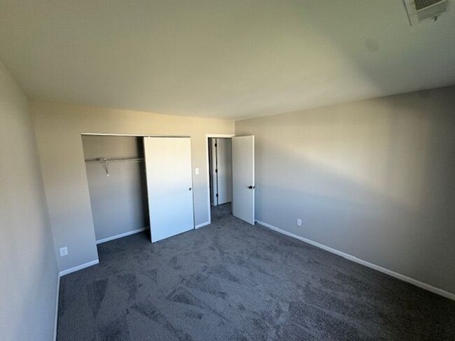 Building Photo - Cozy and Convenient 2-Bedroom Condo