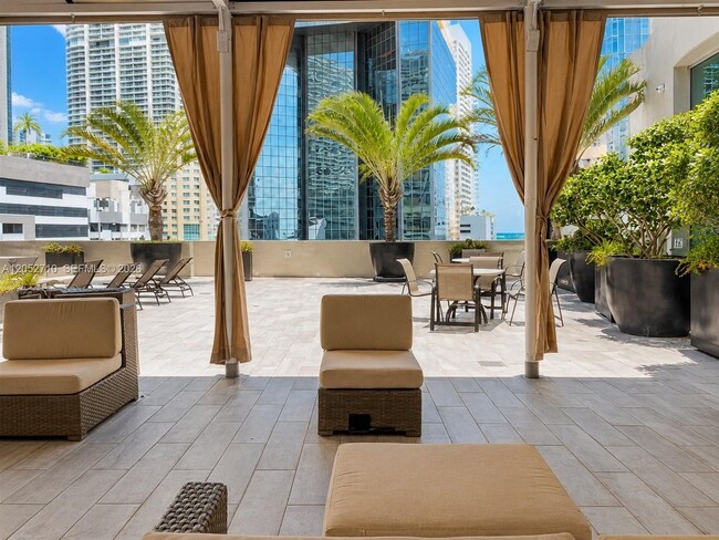 Building Photo - 1250 S Miami Ave