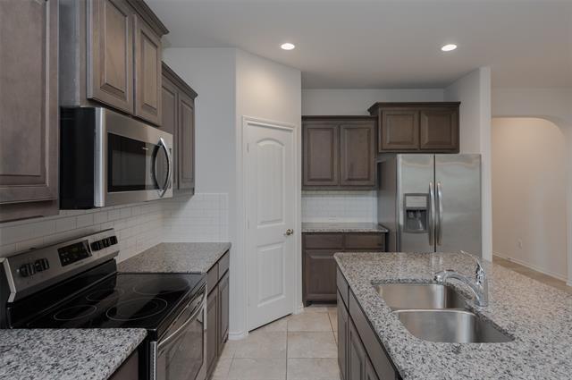 Building Photo - 225 Red Fox Ln