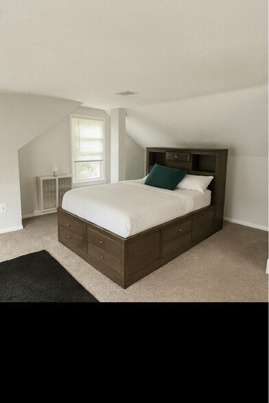 Building Photo - 920 Yellowstone Rd