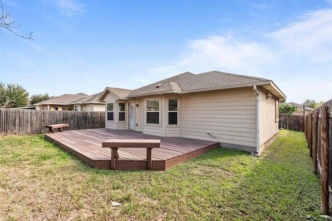 Building Photo - 180 Fletcher Bend