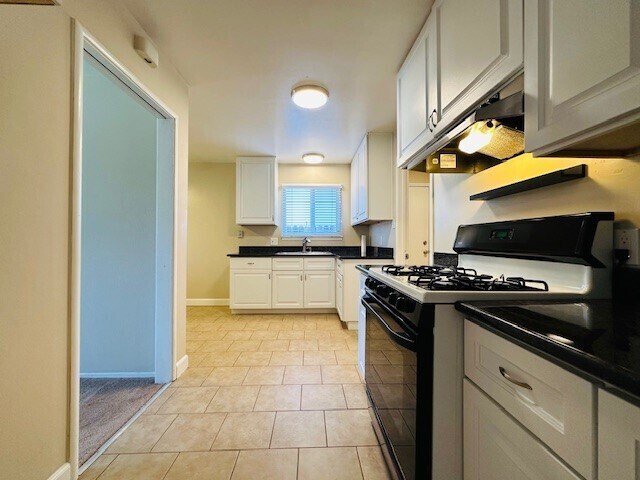Building Photo - Charming 2-Bedroom, 1-Bathroom in Sacramento!