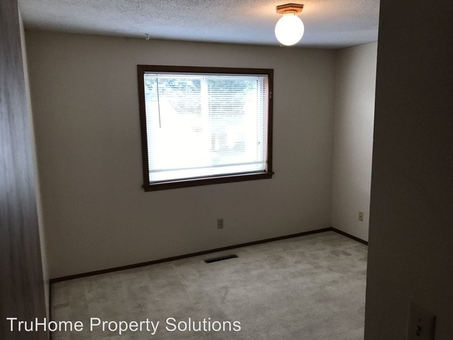 Building Photo - 2 br, 1.5 bath House - 52 Parkview Circle