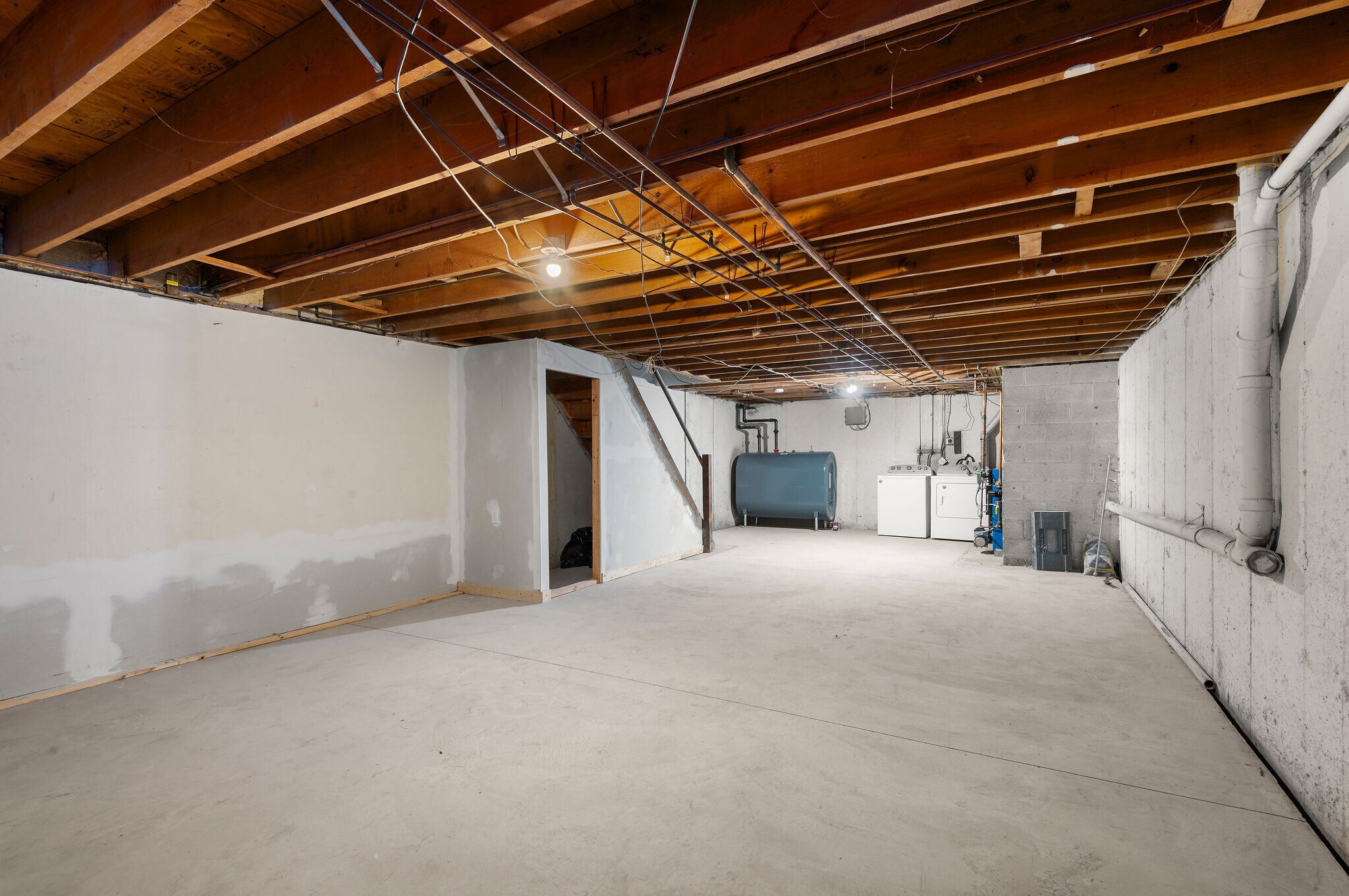 Building Photo - 1705 Walnut Ridge Est