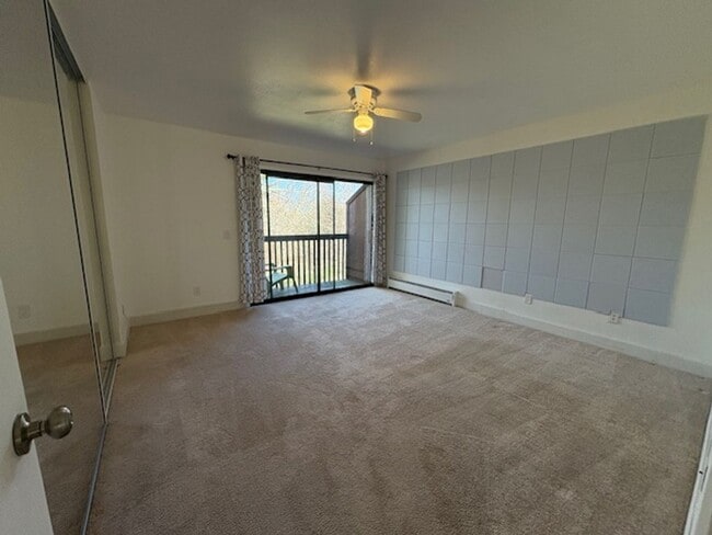 Building Photo - Beautiful 2-bedroom, 1.5-bath Townhome in the heart of Rohnert Park