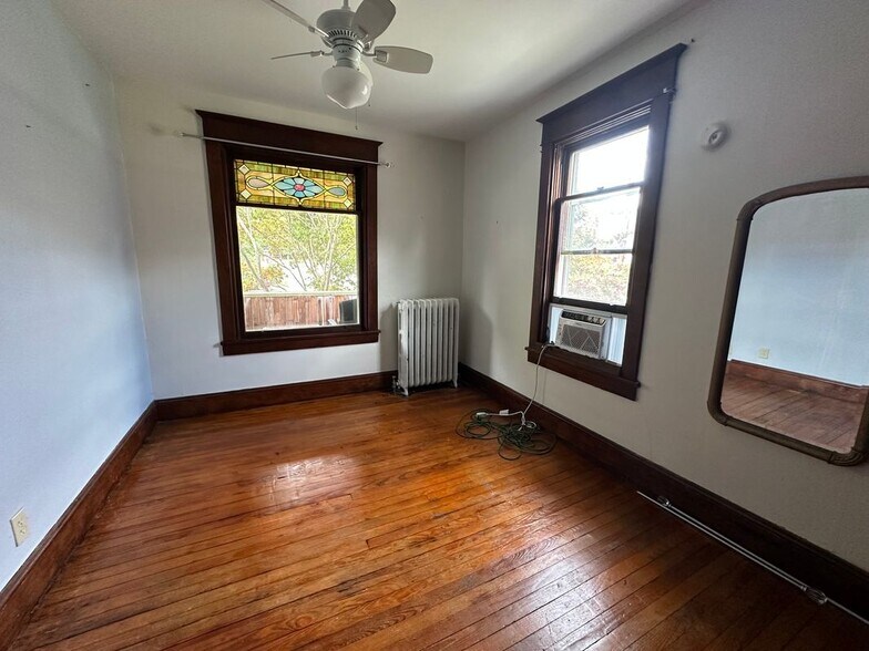 Building Photo - 83 Shethar St