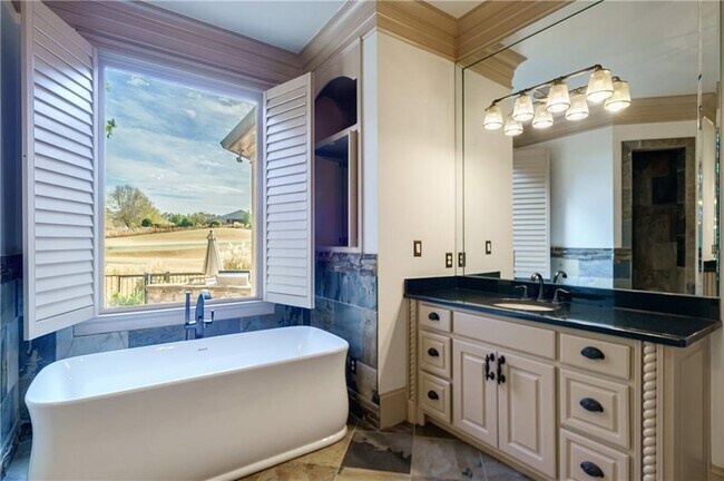 Building Photo - 521 Brendlynn Ct