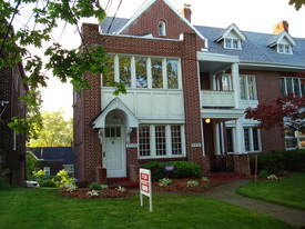 Building Photo - 5539 Beacon St
