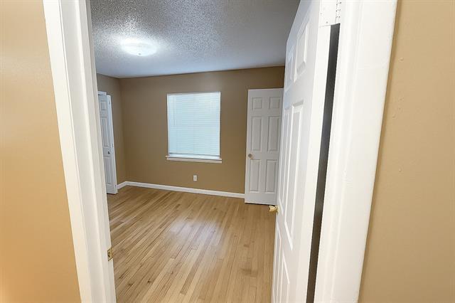 Building Photo - 822 Bandera Ln