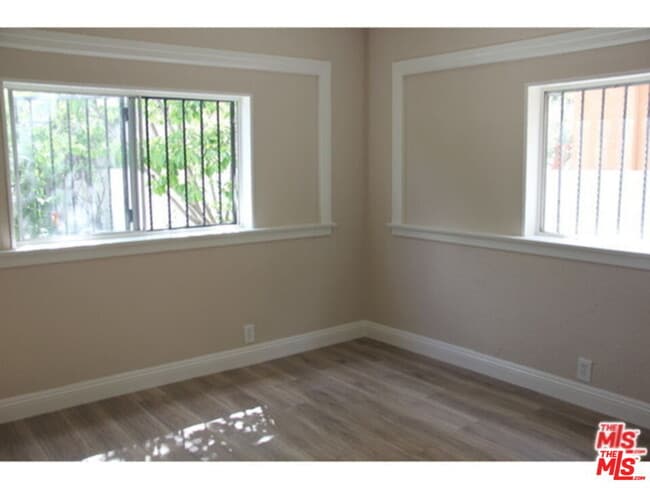 Building Photo - 1120 S Plymouth Blvd