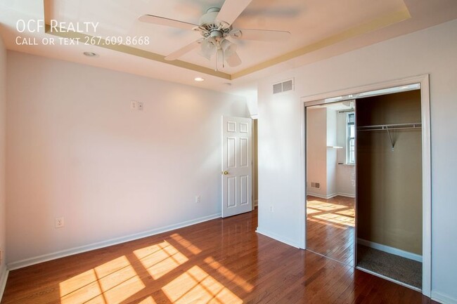 Building Photo - Gorgeous Port Richmond Home