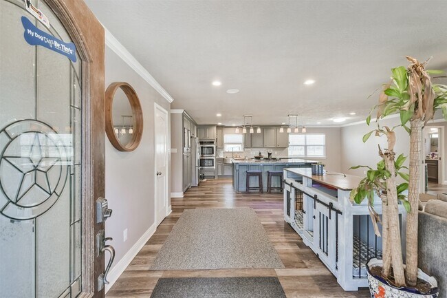 Building Photo - 24237 Creekwood Dr