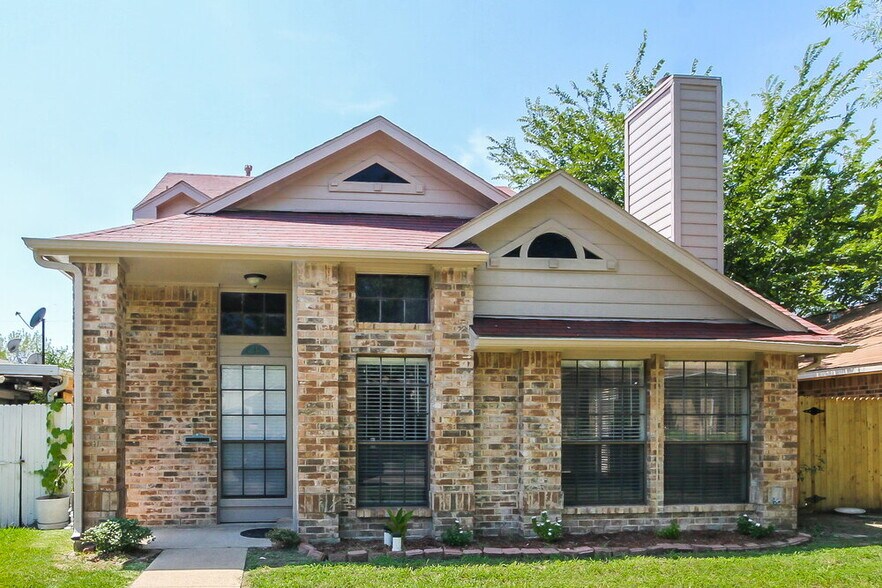 Primary Photo - 635 Las Brisas Dr