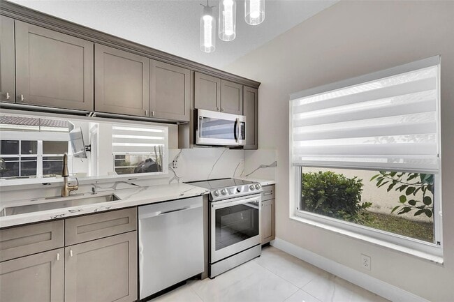 Building Photo - 11034 NW 46th Dr