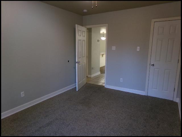 Building Photo - 266 Glenna Ln