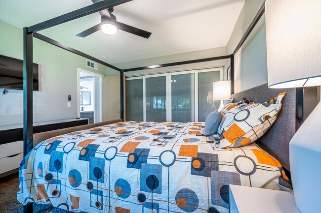 Building Photo - 2748 E Via Escuela