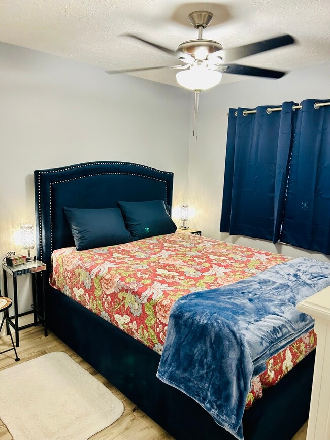 Building Photo - 5582 SE 42nd Ct