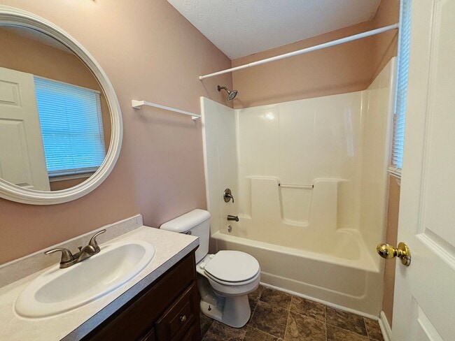 Building Photo - 1302 Sandy Cir