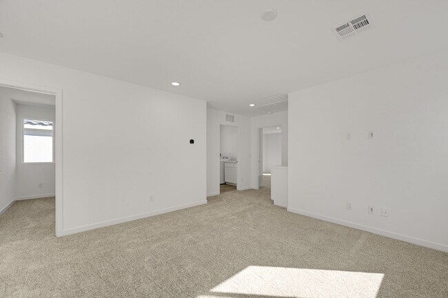 Building Photo - 8532 W Agate Ave