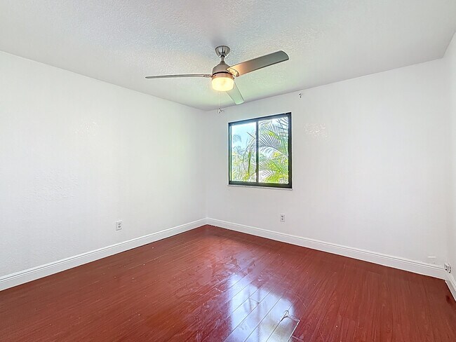 Building Photo - 375 NW 48th Ave