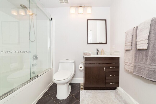 Building Photo - 17100 N Bay Rd