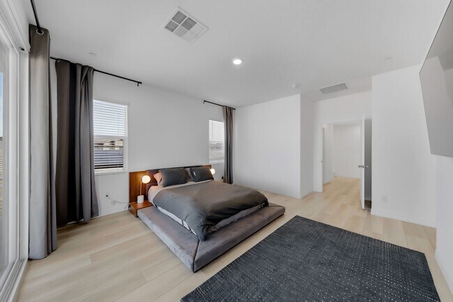Building Photo - 2023-Built Liberty Floorplan-NEXT-GEN Suite w/3338 sq ft living space w/5 BR’s, 4 1/2 BA's, 3 car...